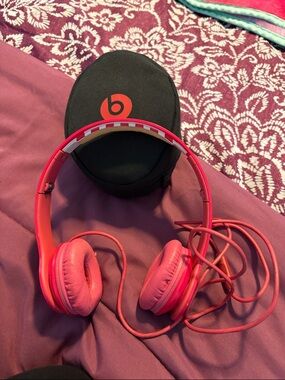 Beats by Dr. Dre Solo On-Ear Headphones hot Pink